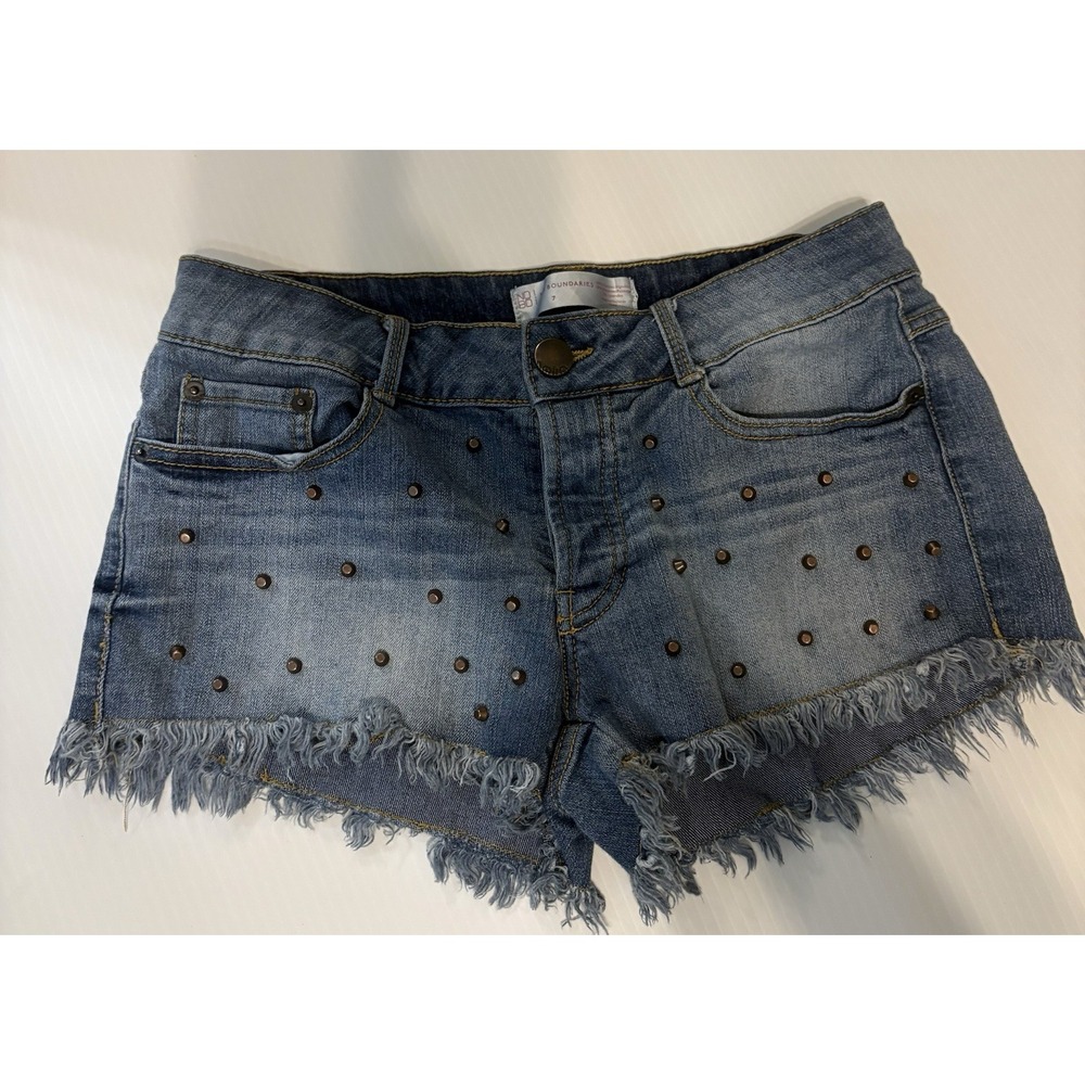 No Boundaries Studded Cutoff Denim Shorts Size 7